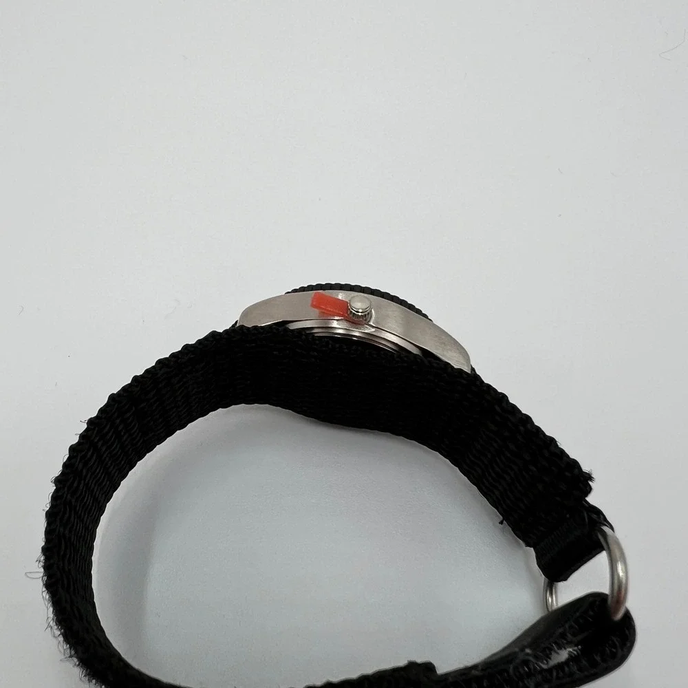 Game Time Wisconsin Badgers NCAA Watch Black Nylon Fastener Strap Red Dial NEW